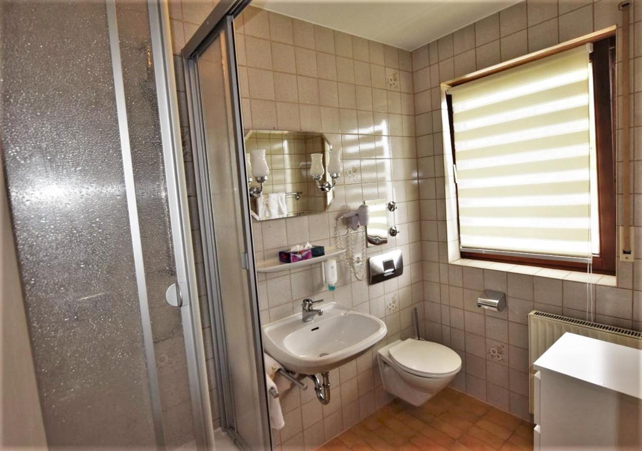 Hotel Alena - Kontaktlos Check-In ฟิลเดอร์ชตัดท์ ภายนอก รูปภาพ