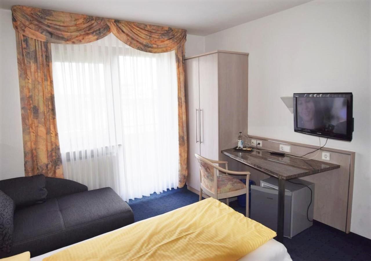 Hotel Alena - Kontaktlos Check-In ฟิลเดอร์ชตัดท์ ภายนอก รูปภาพ