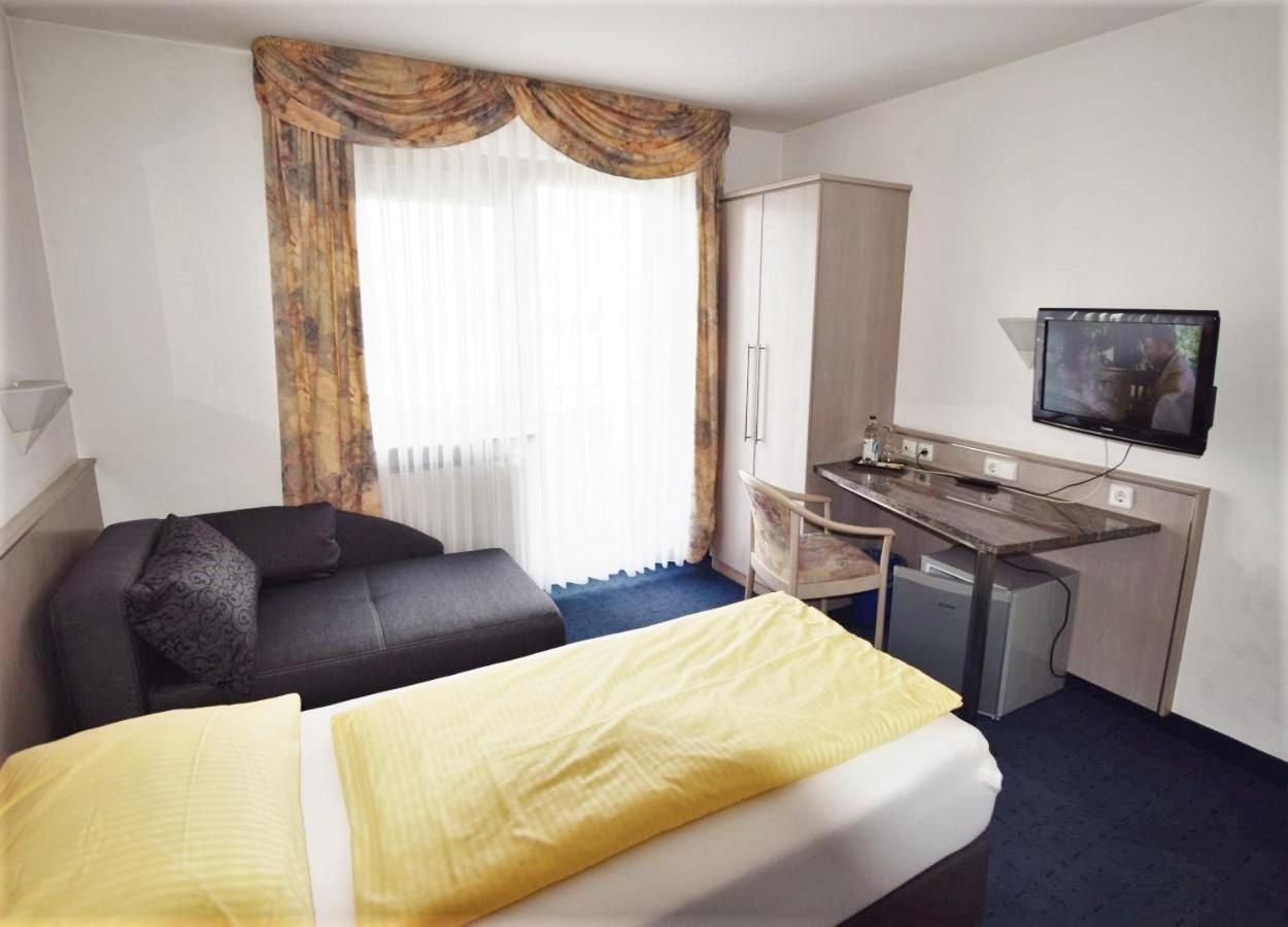 Hotel Alena - Kontaktlos Check-In ฟิลเดอร์ชตัดท์ ภายนอก รูปภาพ