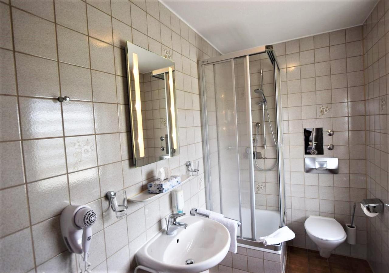 Hotel Alena - Kontaktlos Check-In ฟิลเดอร์ชตัดท์ ภายนอก รูปภาพ