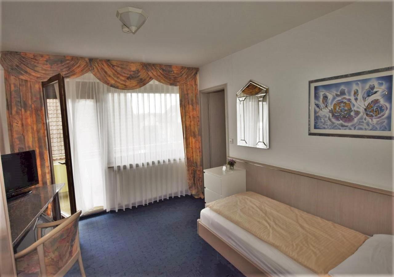 Hotel Alena - Kontaktlos Check-In ฟิลเดอร์ชตัดท์ ภายนอก รูปภาพ