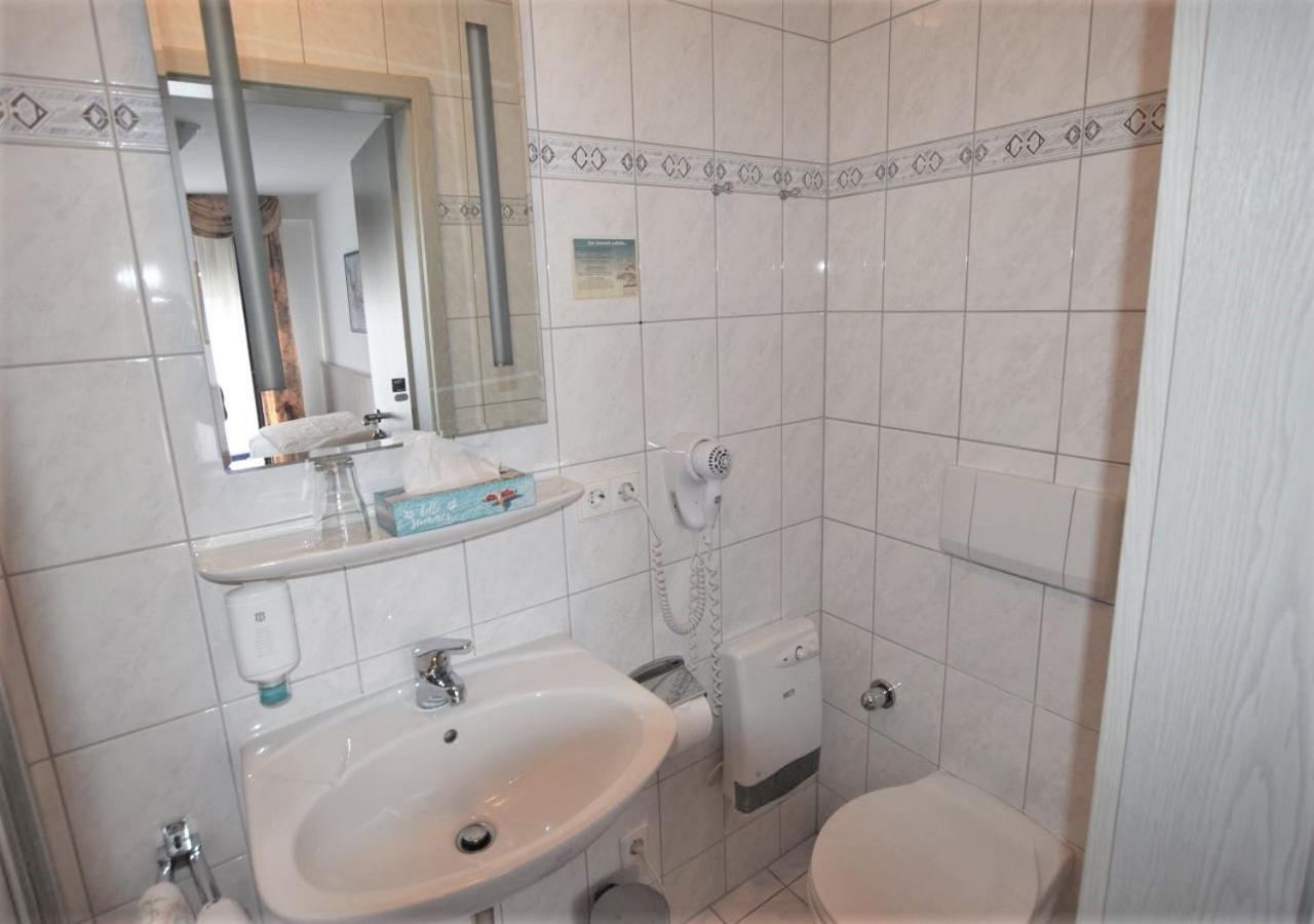 Hotel Alena - Kontaktlos Check-In ฟิลเดอร์ชตัดท์ ภายนอก รูปภาพ