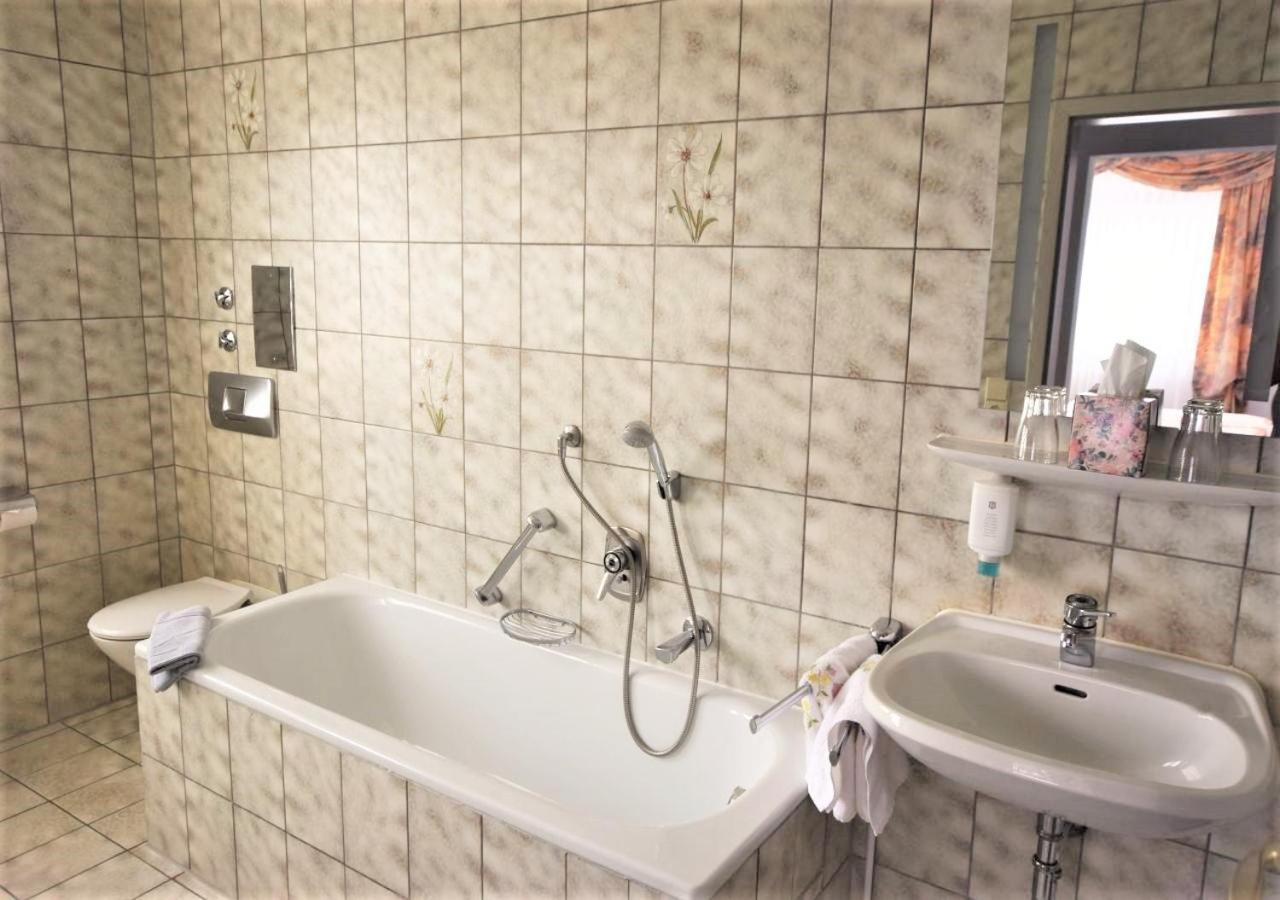 Hotel Alena - Kontaktlos Check-In ฟิลเดอร์ชตัดท์ ภายนอก รูปภาพ