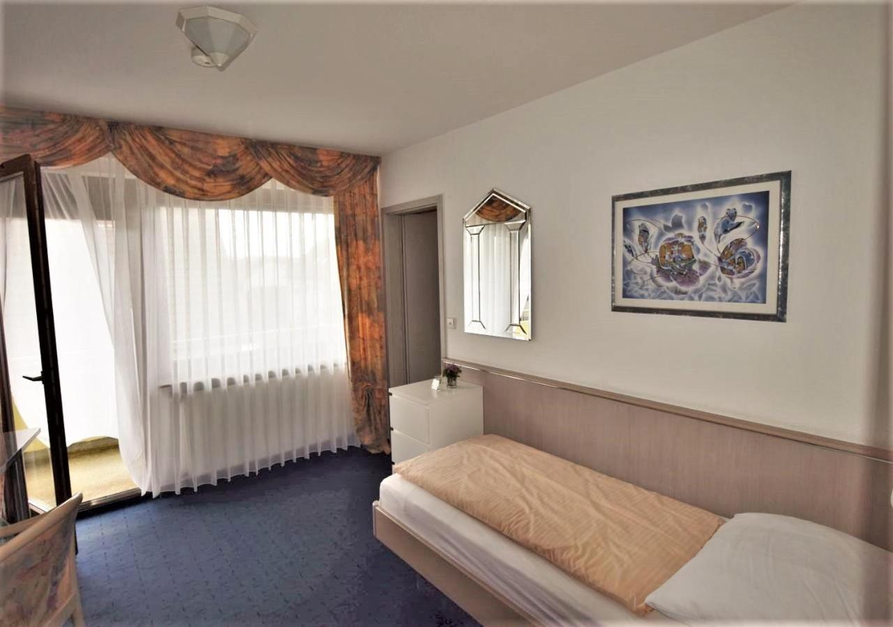 Hotel Alena - Kontaktlos Check-In ฟิลเดอร์ชตัดท์ ภายนอก รูปภาพ
