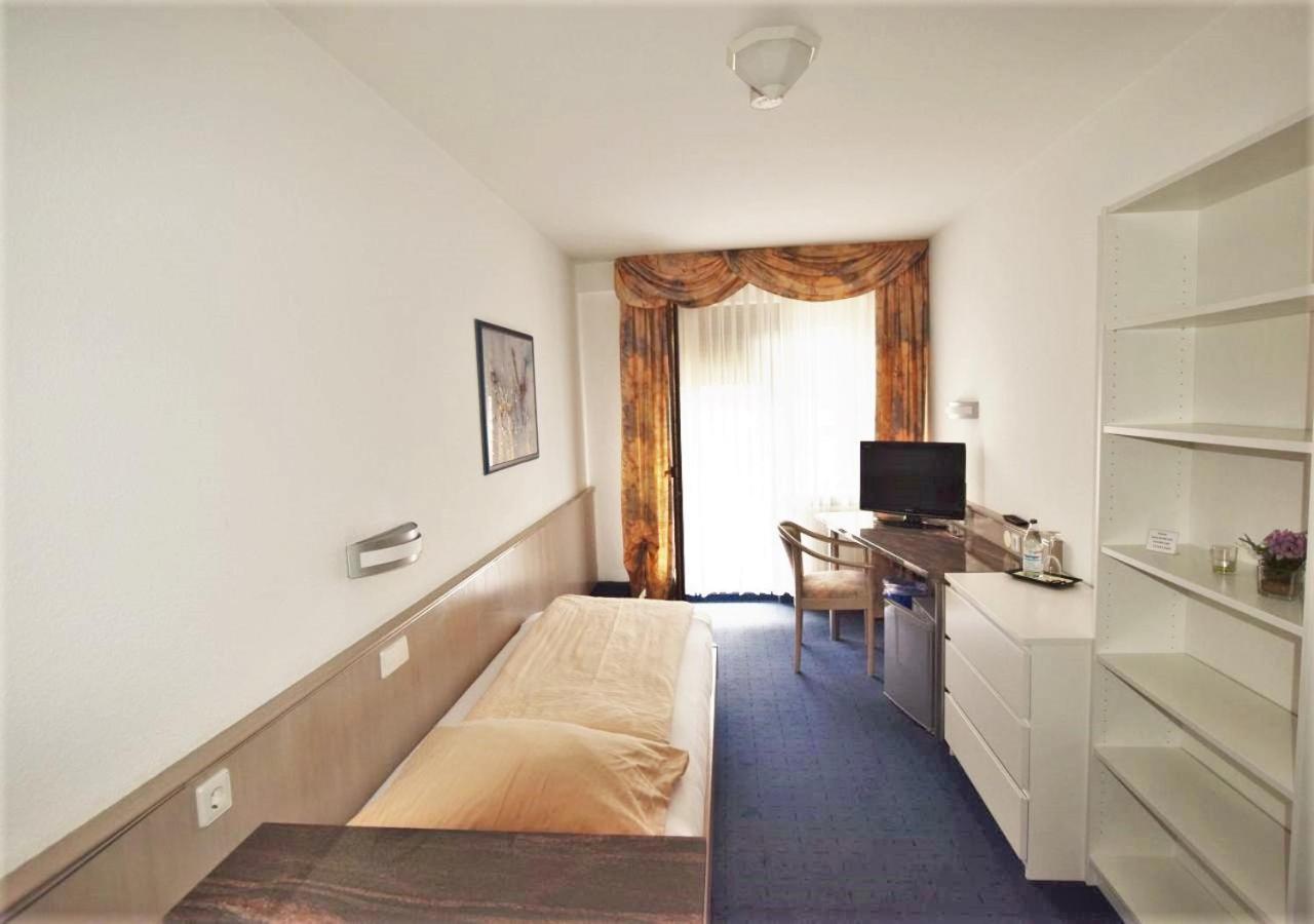 Hotel Alena - Kontaktlos Check-In ฟิลเดอร์ชตัดท์ ภายนอก รูปภาพ