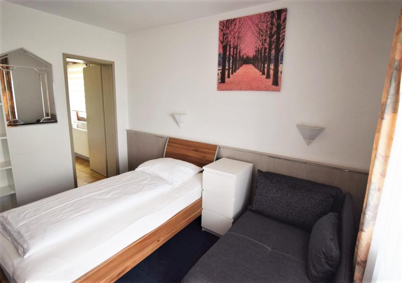 Hotel Alena - Kontaktlos Check-In ฟิลเดอร์ชตัดท์ ภายนอก รูปภาพ