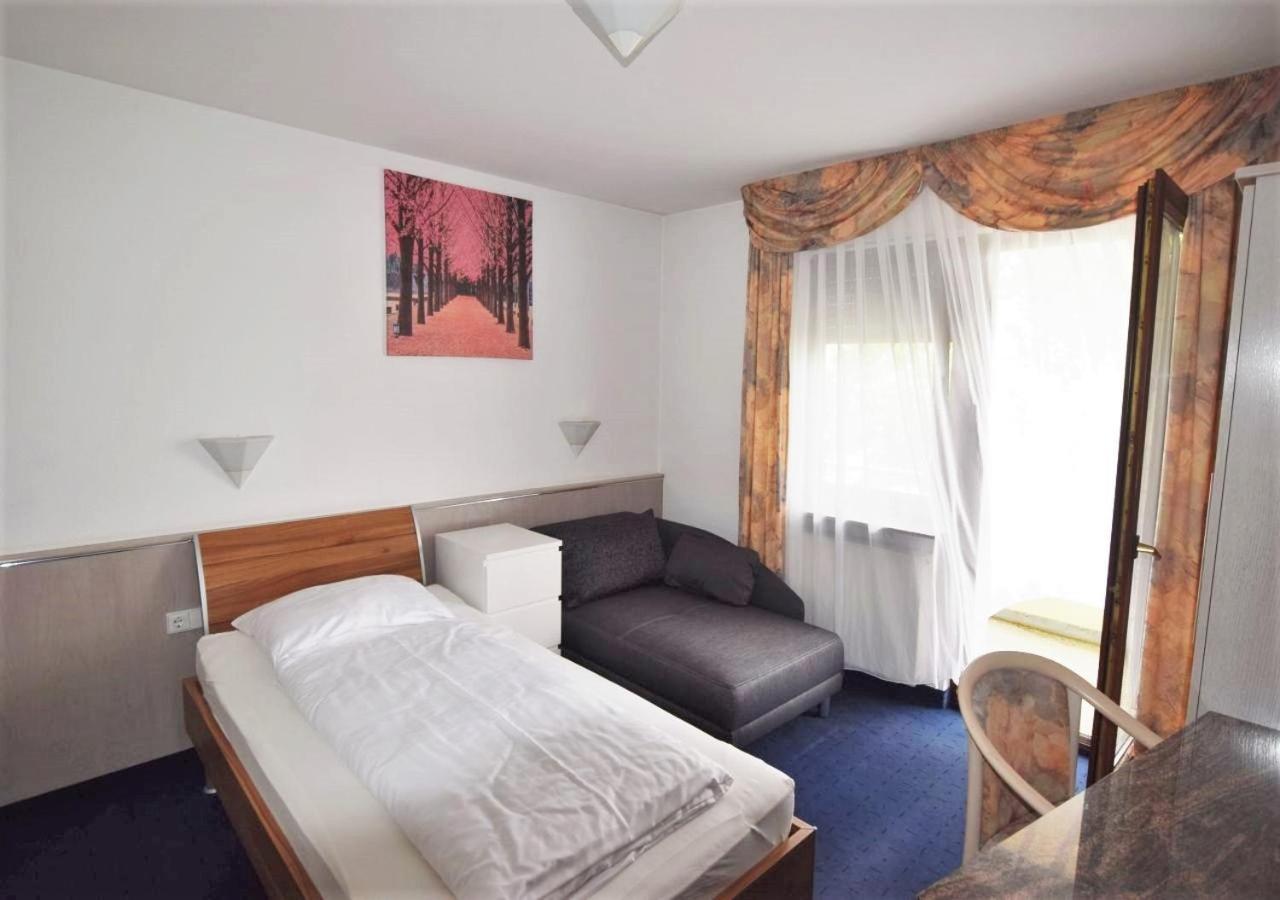 Hotel Alena - Kontaktlos Check-In ฟิลเดอร์ชตัดท์ ภายนอก รูปภาพ